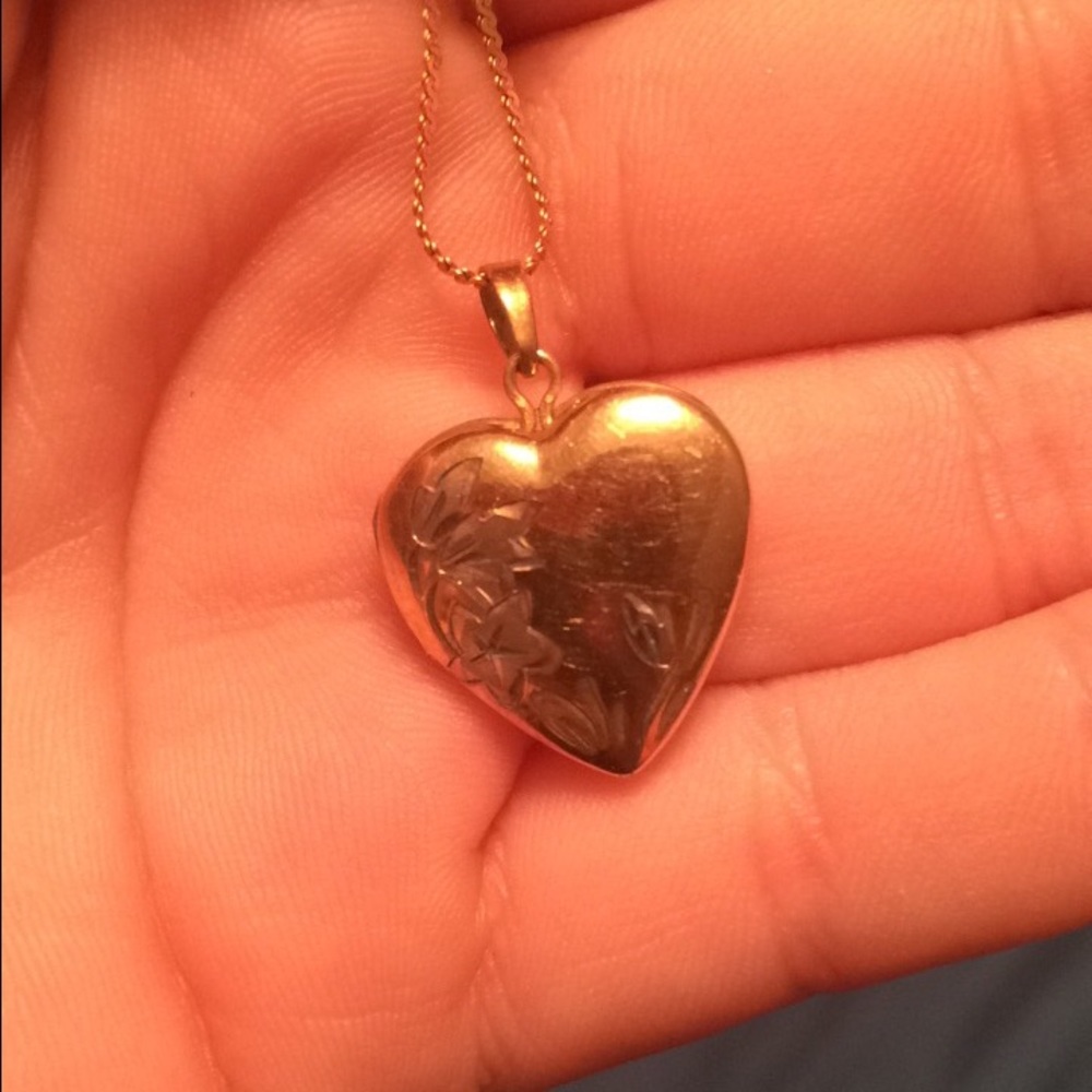 14k gold locket